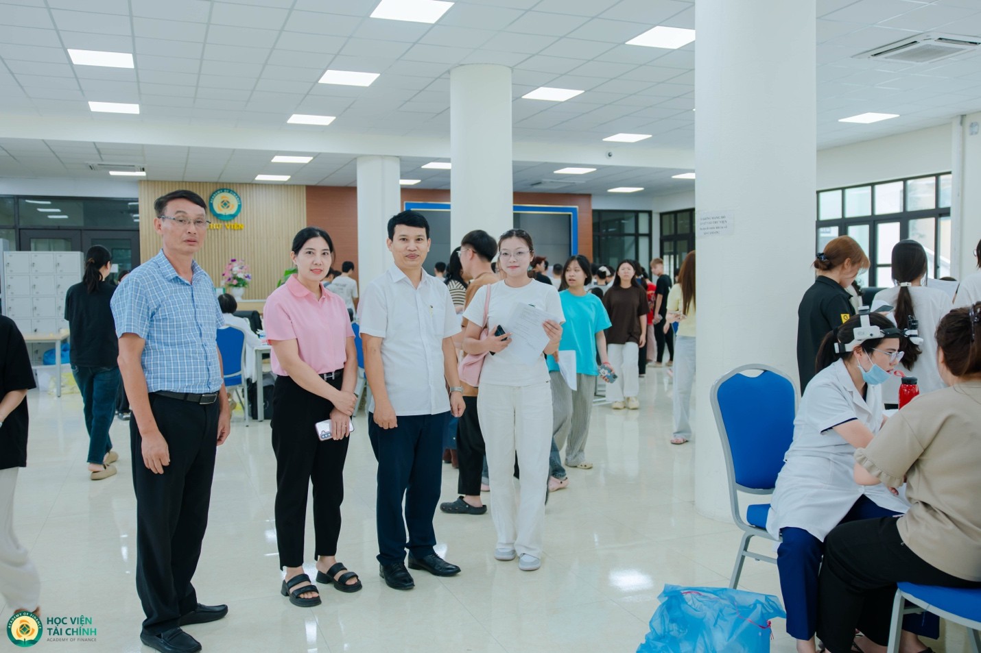 Khám sức khỏe đầu khóa cho các tân sinh viên CQ64 tại Phân hiệu Hưng Yên